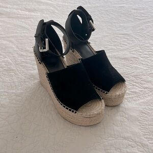 Like new! Marc Fisher platform Espadrille. Black. Size 6.